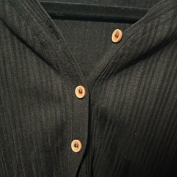 Cropped T-shirt - Picture 2 of 4